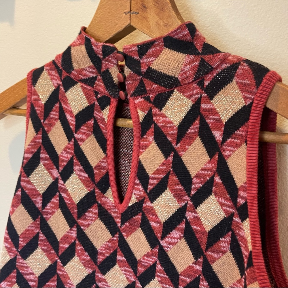 Inc Red/Gold/Black Geometric Patterned Turtle Neck Sleeveless Top Size M - Picture 4 of 7